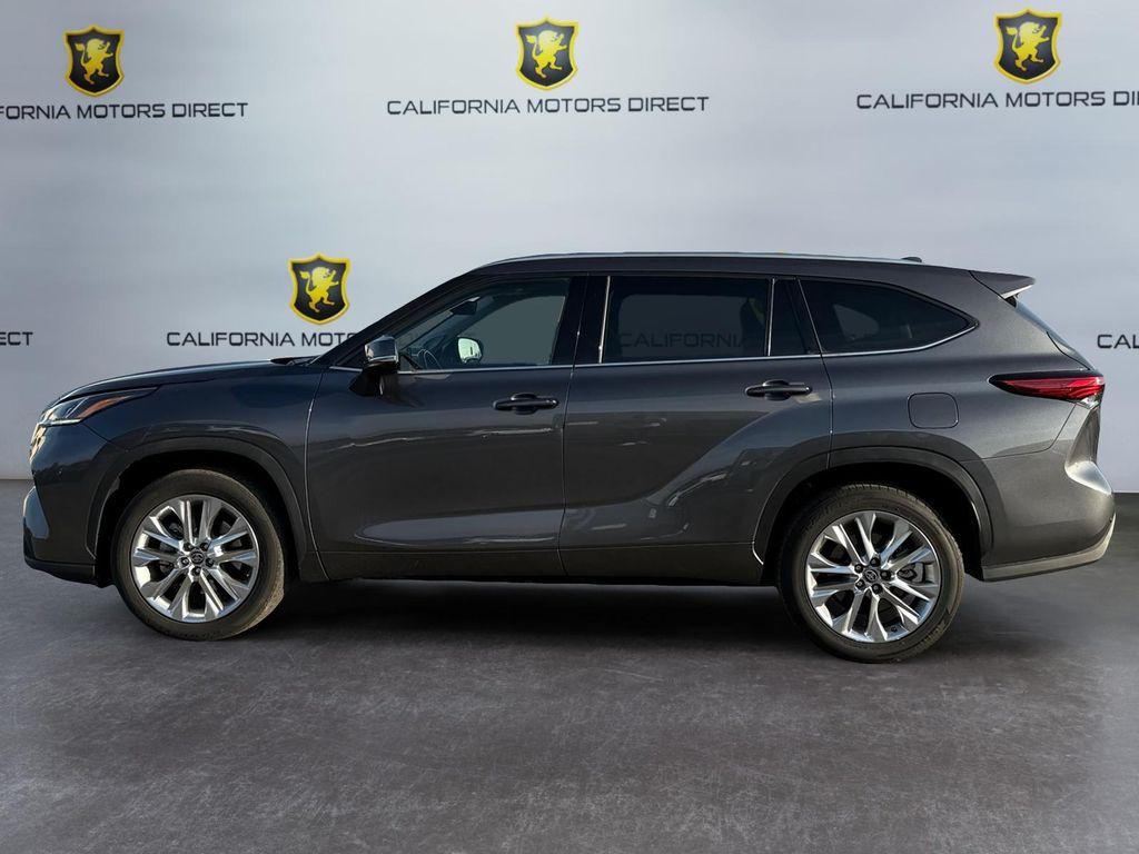 used 2023 Toyota Highlander car, priced at $32,999
