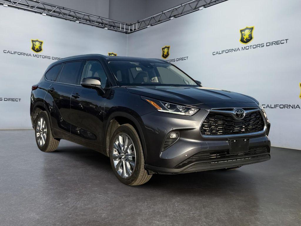 used 2023 Toyota Highlander car, priced at $32,999