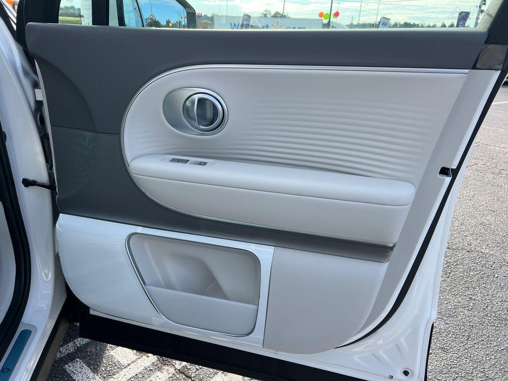 new 2026 Hyundai IONIQ 9 car, priced at $63,145