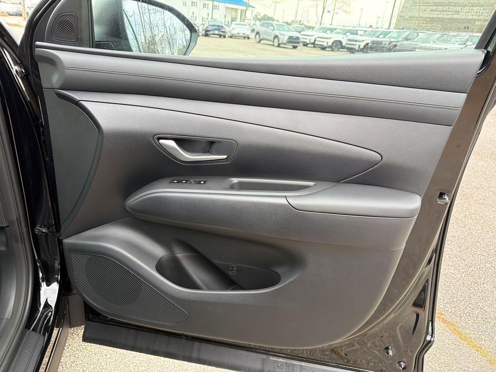 new 2026 Hyundai TUCSON Hybrid car, priced at $30,925