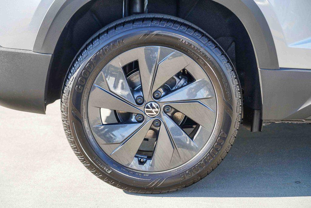 new 2026 Volkswagen Taos car, priced at $25,677