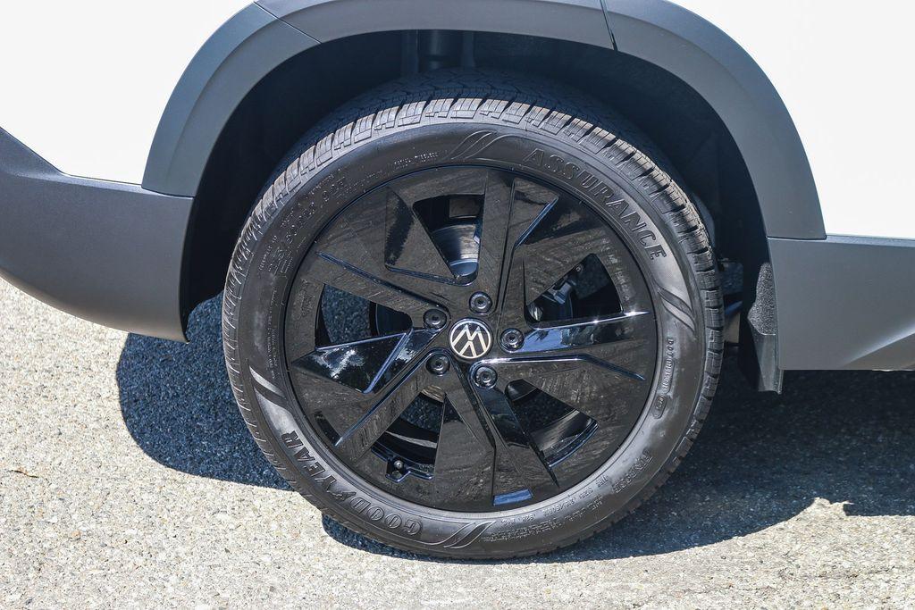 new 2026 Volkswagen Taos car, priced at $30,044