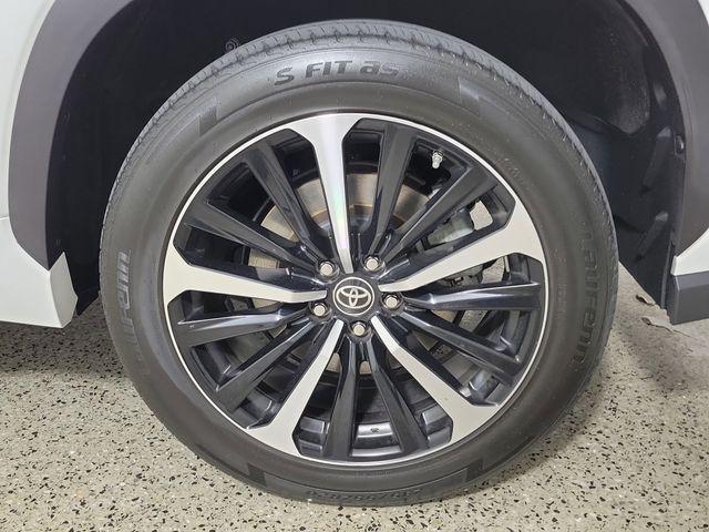 used 2022 Toyota Highlander car, priced at $33,777