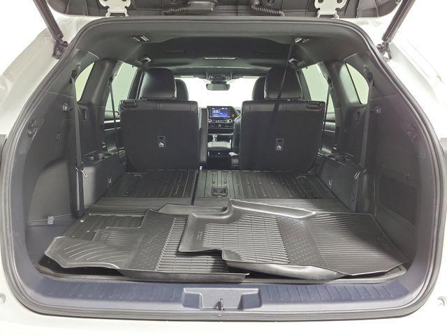 used 2022 Toyota Highlander car, priced at $33,777