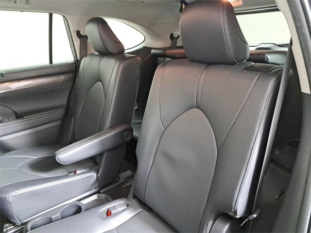 used 2024 Toyota Highlander Hybrid car, priced at $42,977