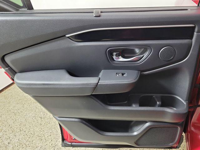 used 2025 Honda Pilot car, priced at $37,499