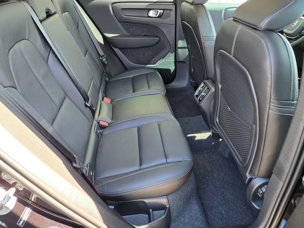 new 2025 Volvo XC40 car, priced at $46,035
