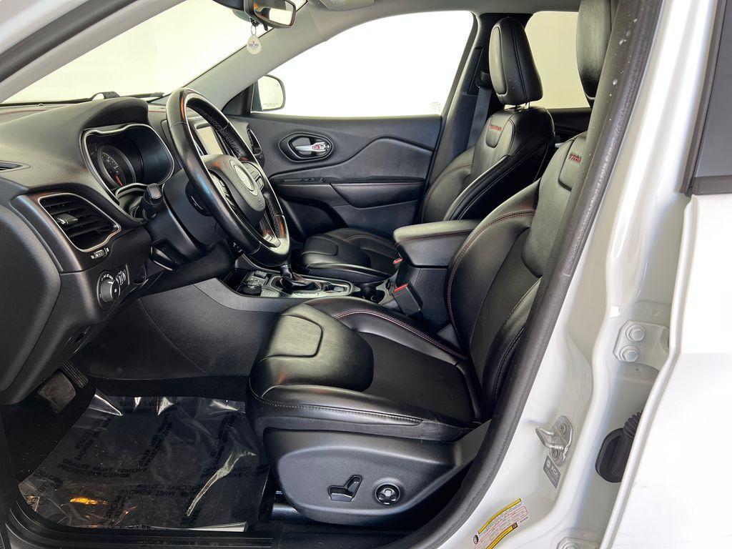 used 2021 Jeep Cherokee car, priced at $19,987