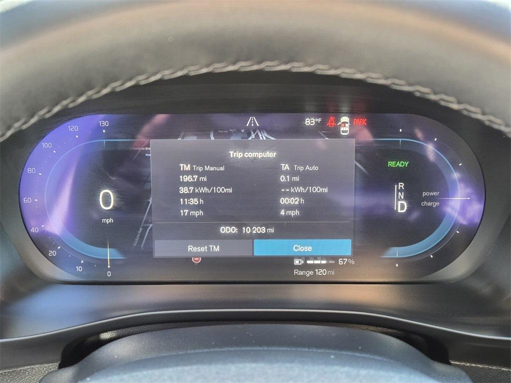 2023 Crystal White Metallic Volvo C40 Recharge Pure Electric