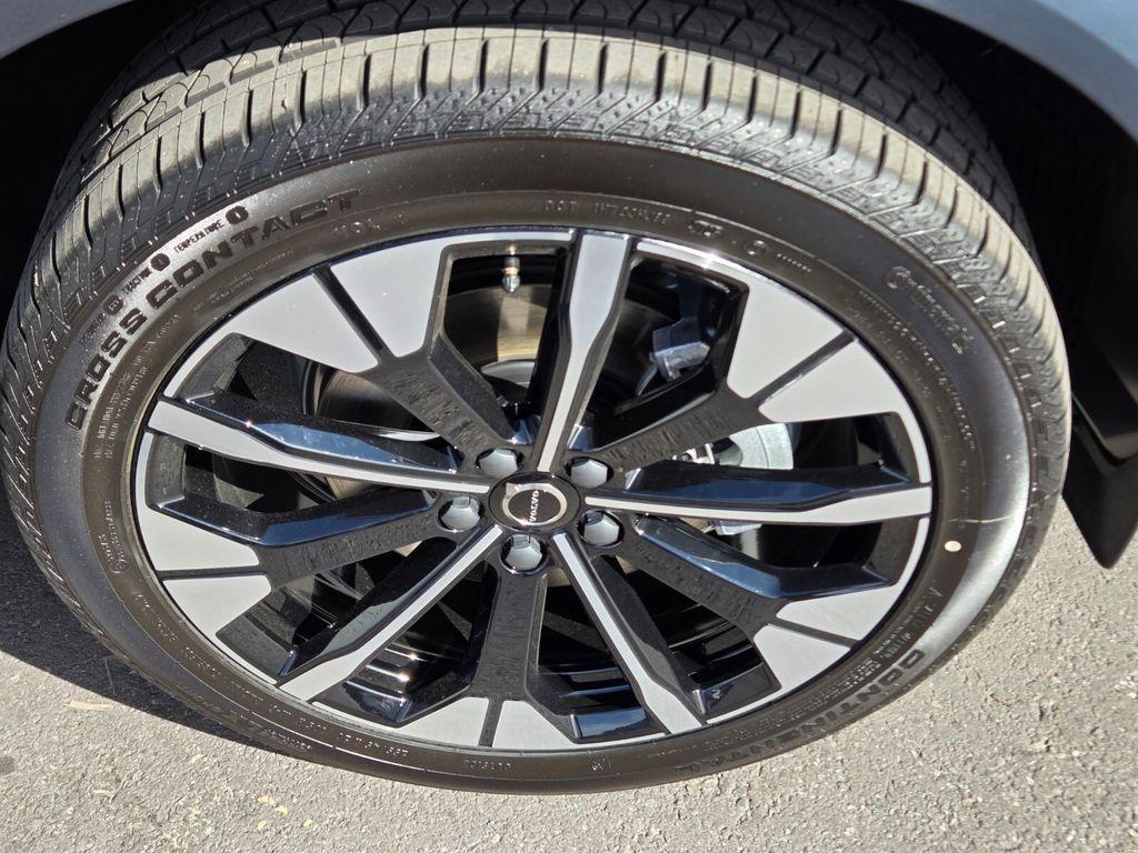 new 2026 Volvo XC60 car, priced at $56,325
