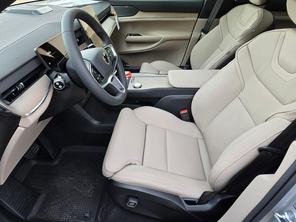new 2025 Volvo EX90 car, priced at $88,920