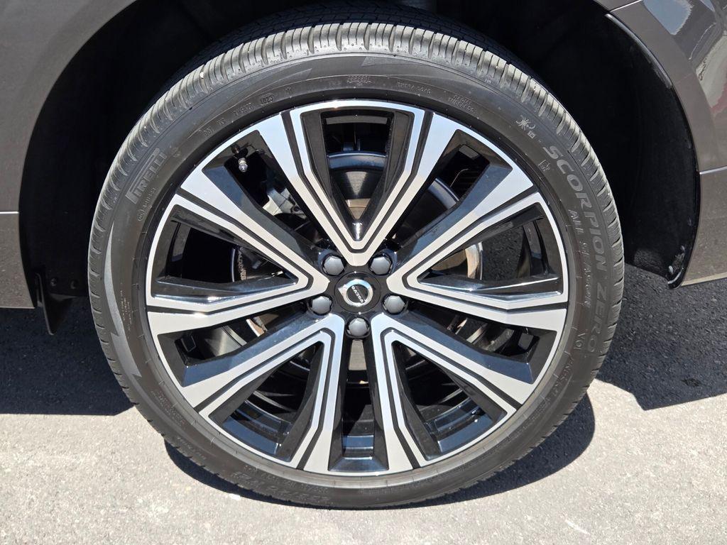 used 2023 Volvo XC60 car, priced at $39,927