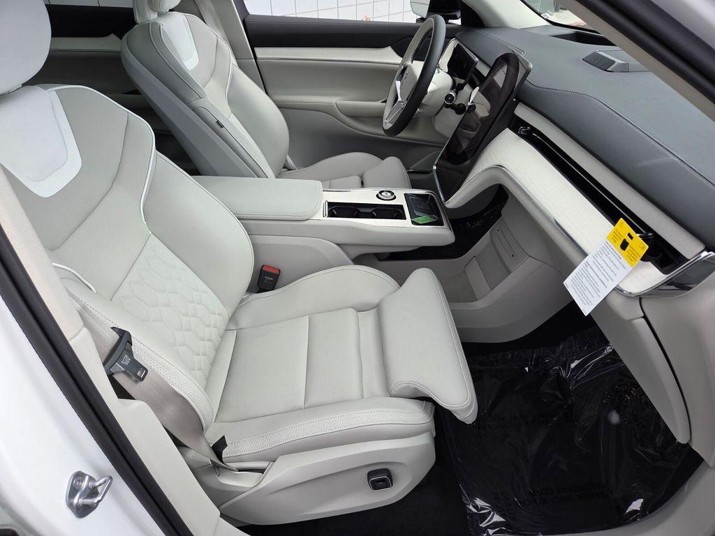 new 2025 Volvo EX90 car, priced at $81,445