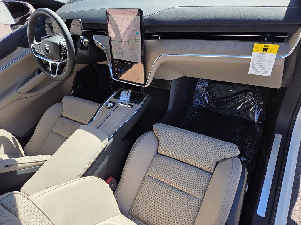 new 2025 Volvo EX90 car, priced at $78,910
