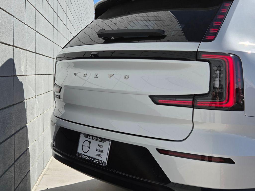 new 2025 Volvo EX90 car, priced at $78,910