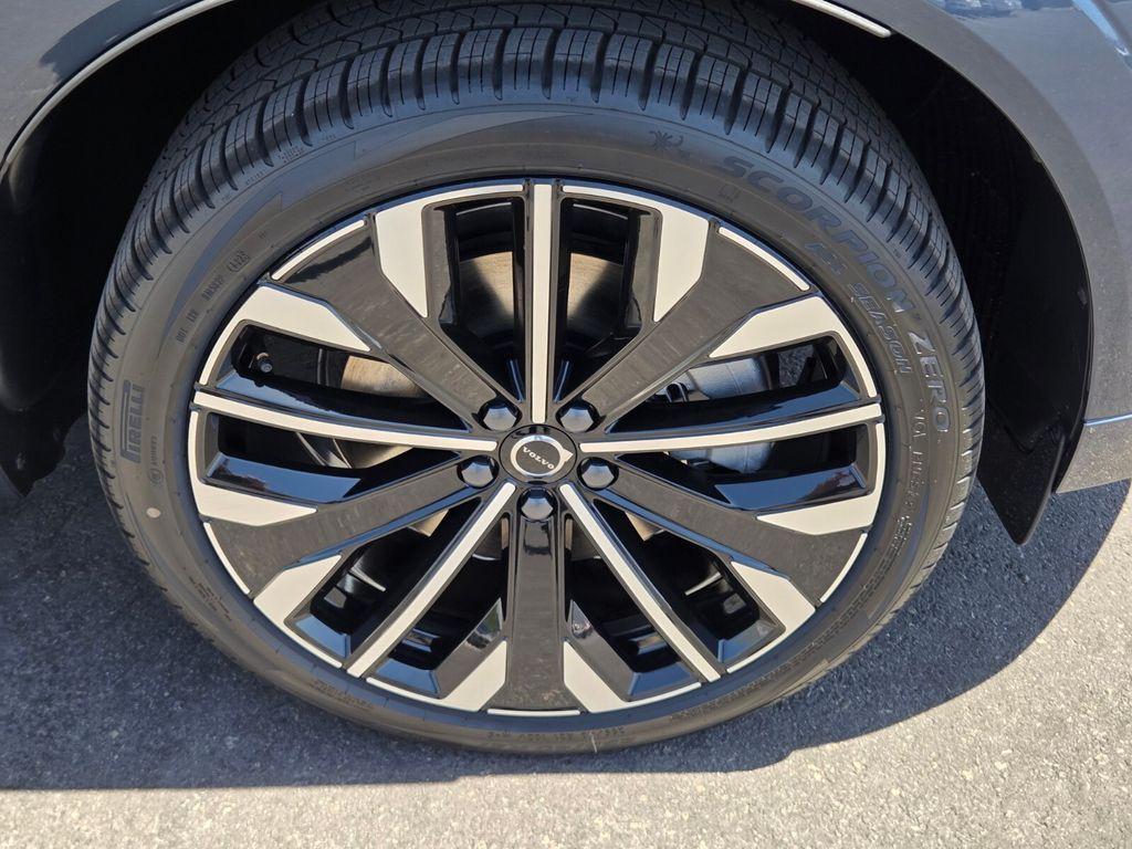 new 2026 Volvo XC60 Plug-In Hybrid car