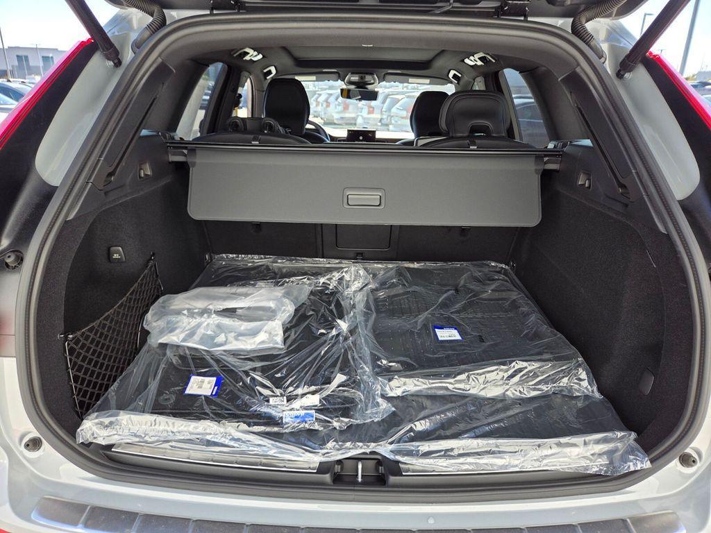 new 2026 Volvo XC60 Plug-In Hybrid car, priced at $84,543
