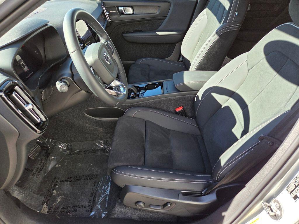 used 2024 Volvo XC40 Recharge Pure Electric car, priced at $39,021