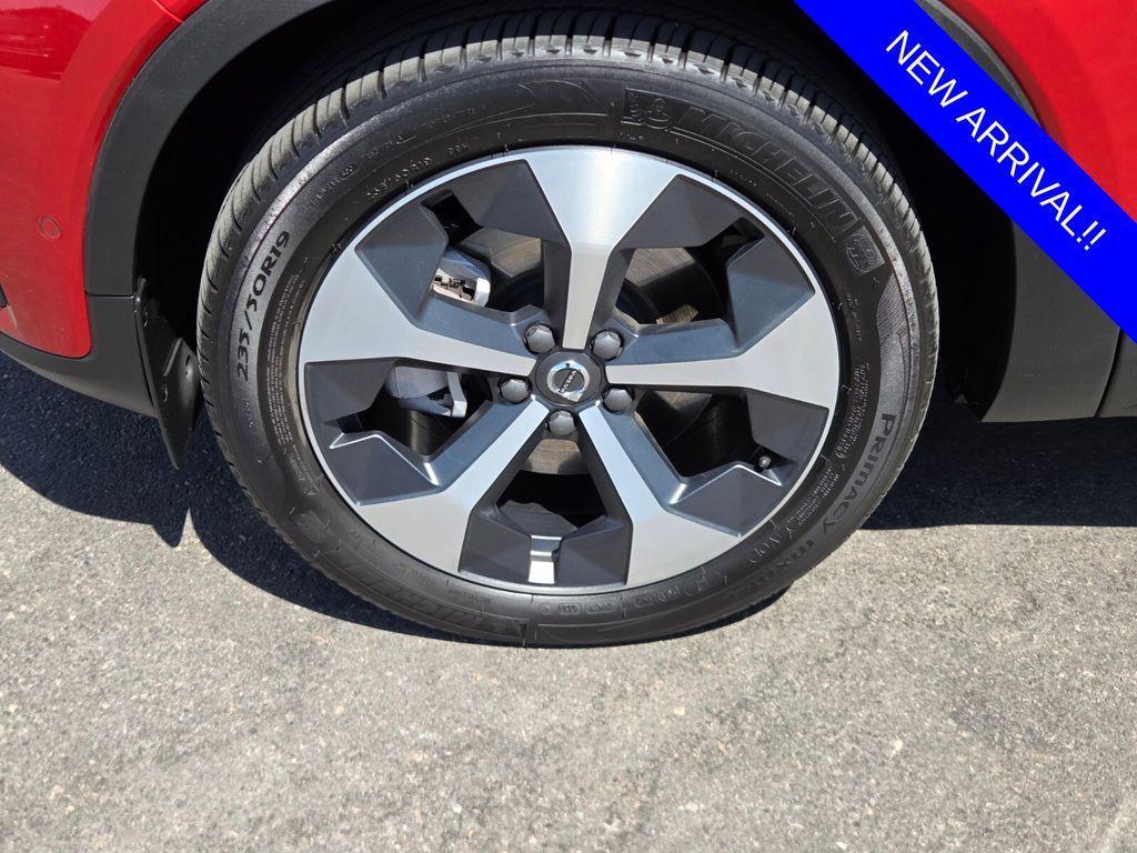 used 2025 Volvo XC40 car, priced at $34,906