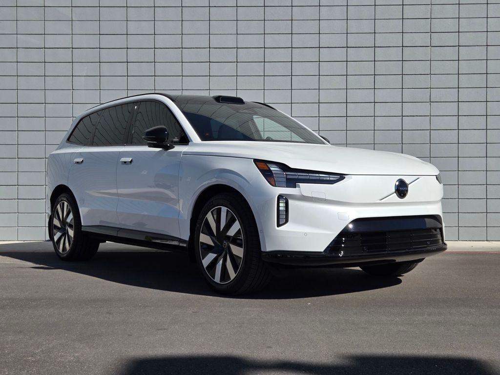 new 2025 Volvo EX90 car, priced at $78,640