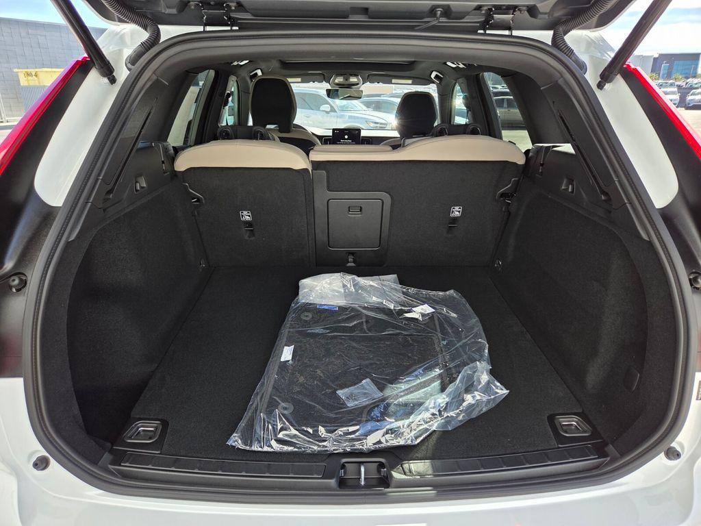 new 2026 Volvo XC60 car, priced at $49,095