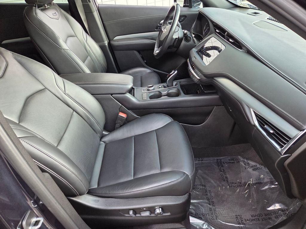 used 2023 Cadillac XT4 car, priced at $25,631