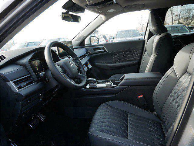 new 2025 Mitsubishi Outlander car, priced at $38,704