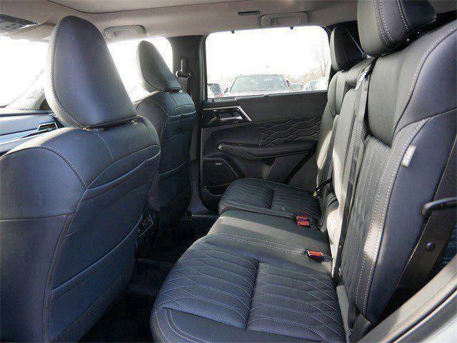 new 2025 Mitsubishi Outlander car, priced at $38,704