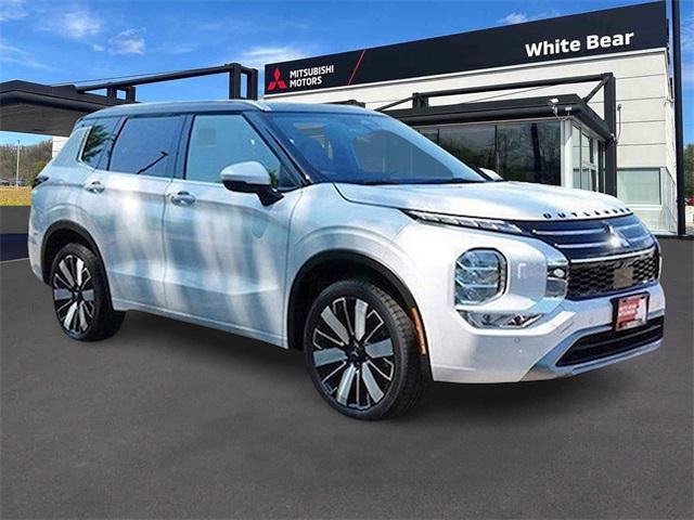 new 2025 Mitsubishi Outlander car, priced at $43,804