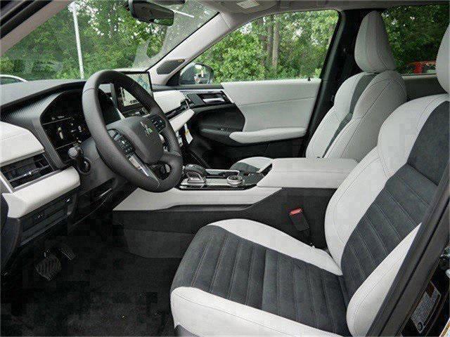 new 2025 Mitsubishi Outlander car, priced at $35,644