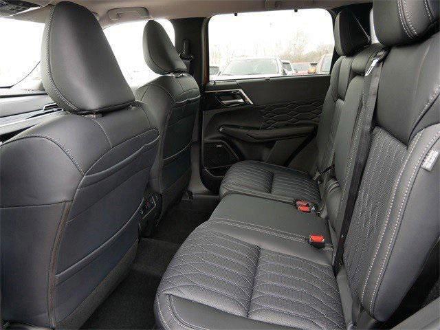 new 2025 Mitsubishi Outlander car, priced at $37,799