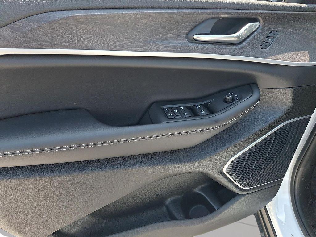 new 2026 Jeep Grand Cherokee L car, priced at $50,159