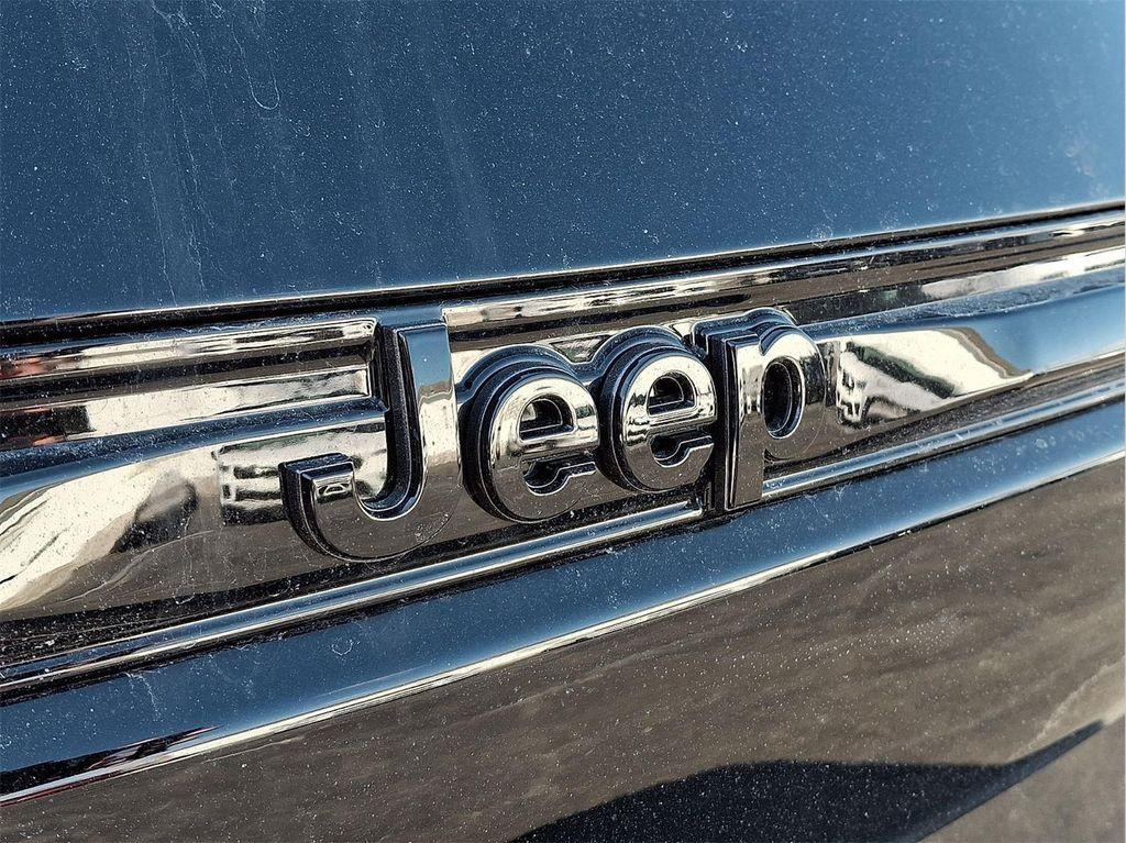 new 2026 Jeep Grand Cherokee car, priced at $52,105