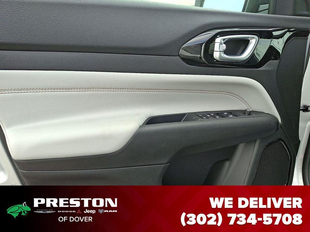 new 2026 Jeep Compass car, priced at $31,980