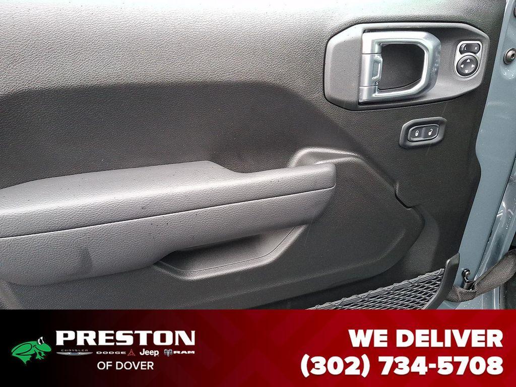 new 2026 Jeep Wrangler car, priced at $46,585