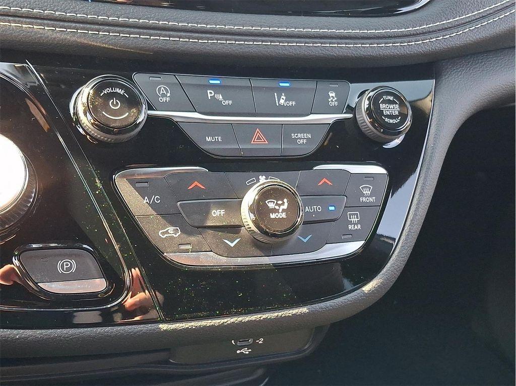 new 2026 Chrysler Pacifica car, priced at $38,744