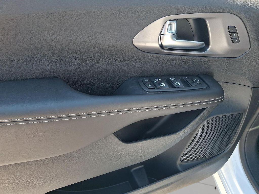 new 2026 Chrysler Pacifica car, priced at $38,744