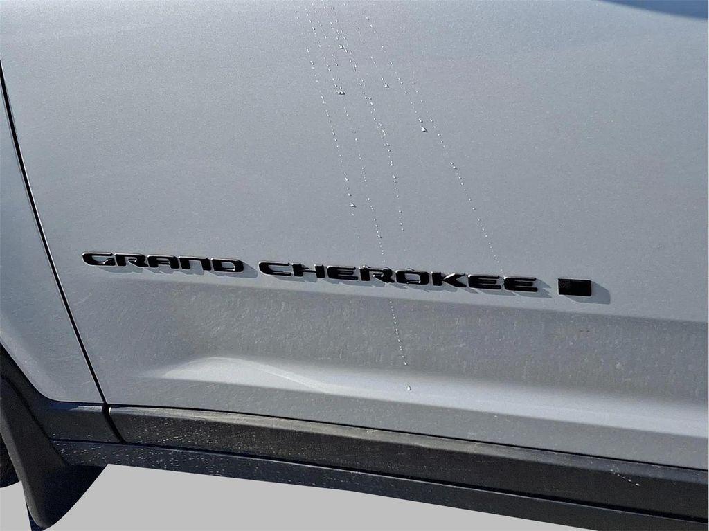 new 2025 Jeep Grand Cherokee car, priced at $50,410