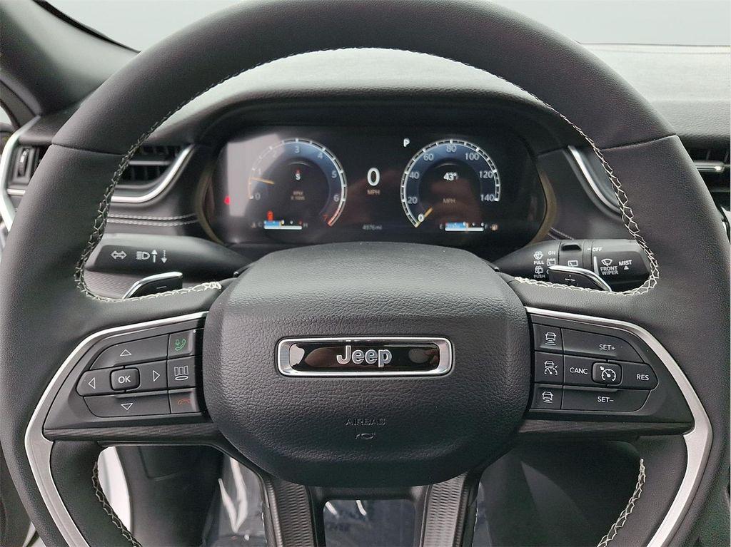 used 2025 Jeep Grand Cherokee car, priced at $39,000