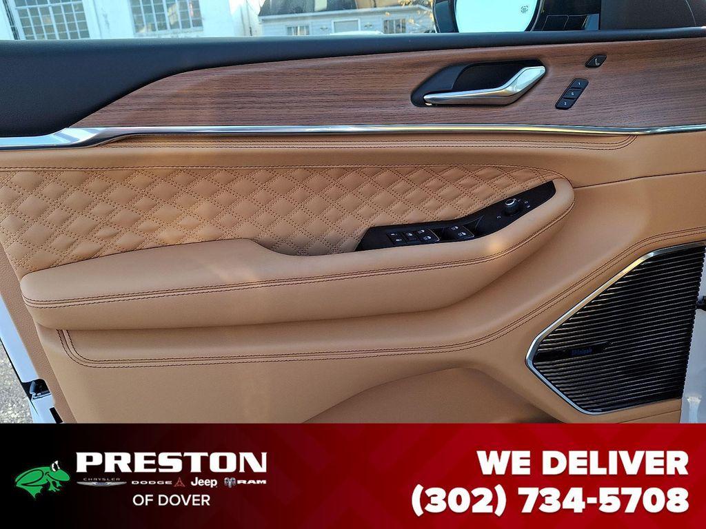 new 2025 Jeep Grand Cherokee car, priced at $62,560