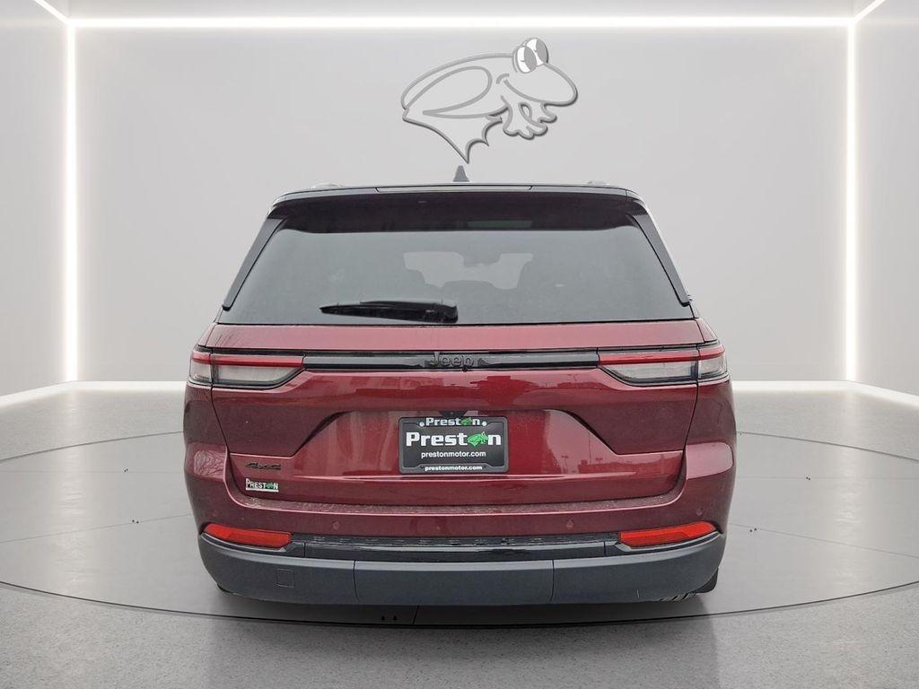 new 2025 Jeep Grand Cherokee car, priced at $46,015