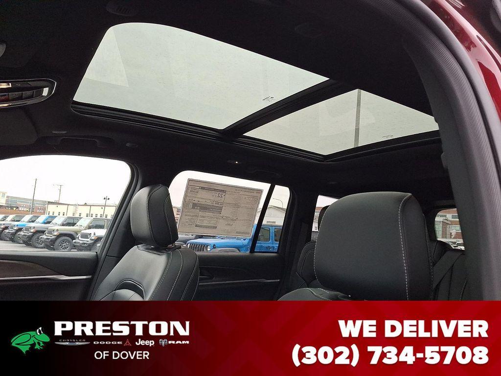 new 2025 Jeep Grand Cherokee car, priced at $48,415