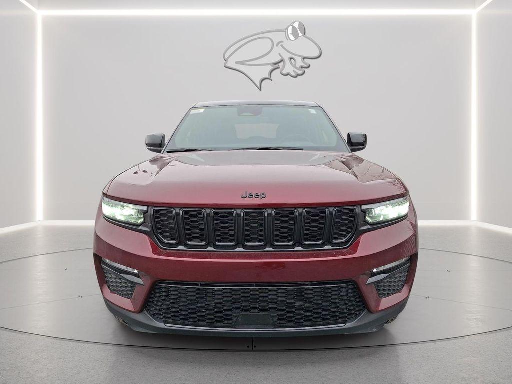 new 2025 Jeep Grand Cherokee car, priced at $46,015