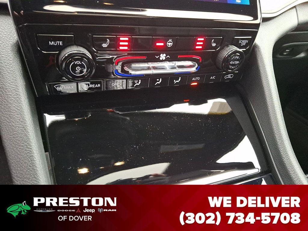 new 2025 Jeep Grand Cherokee car, priced at $48,415