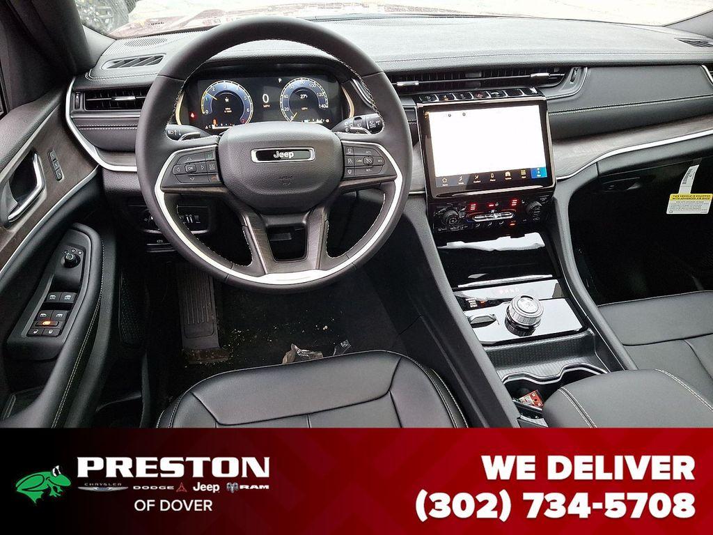 new 2025 Jeep Grand Cherokee car, priced at $48,415