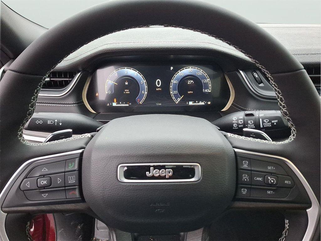 new 2025 Jeep Grand Cherokee car, priced at $46,015