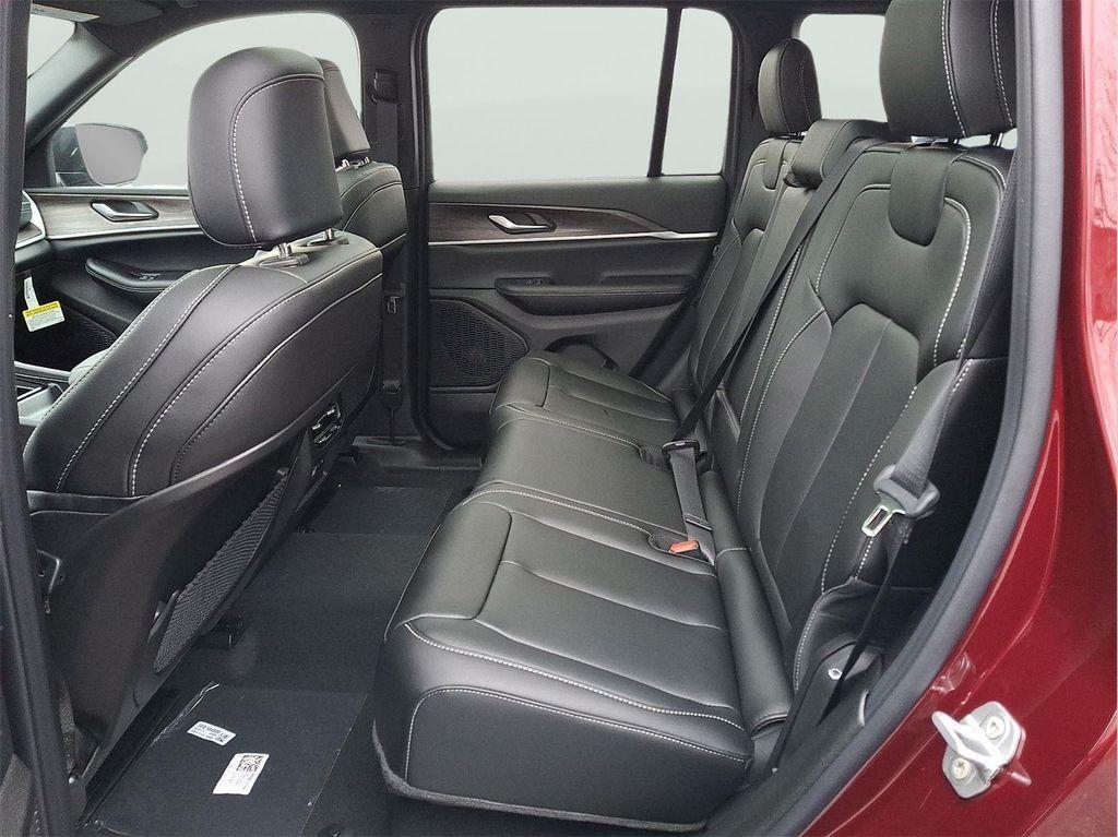 new 2025 Jeep Grand Cherokee car, priced at $46,015