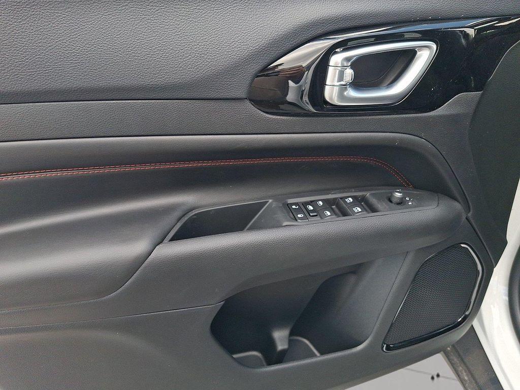 new 2026 Jeep Compass car, priced at $32,544