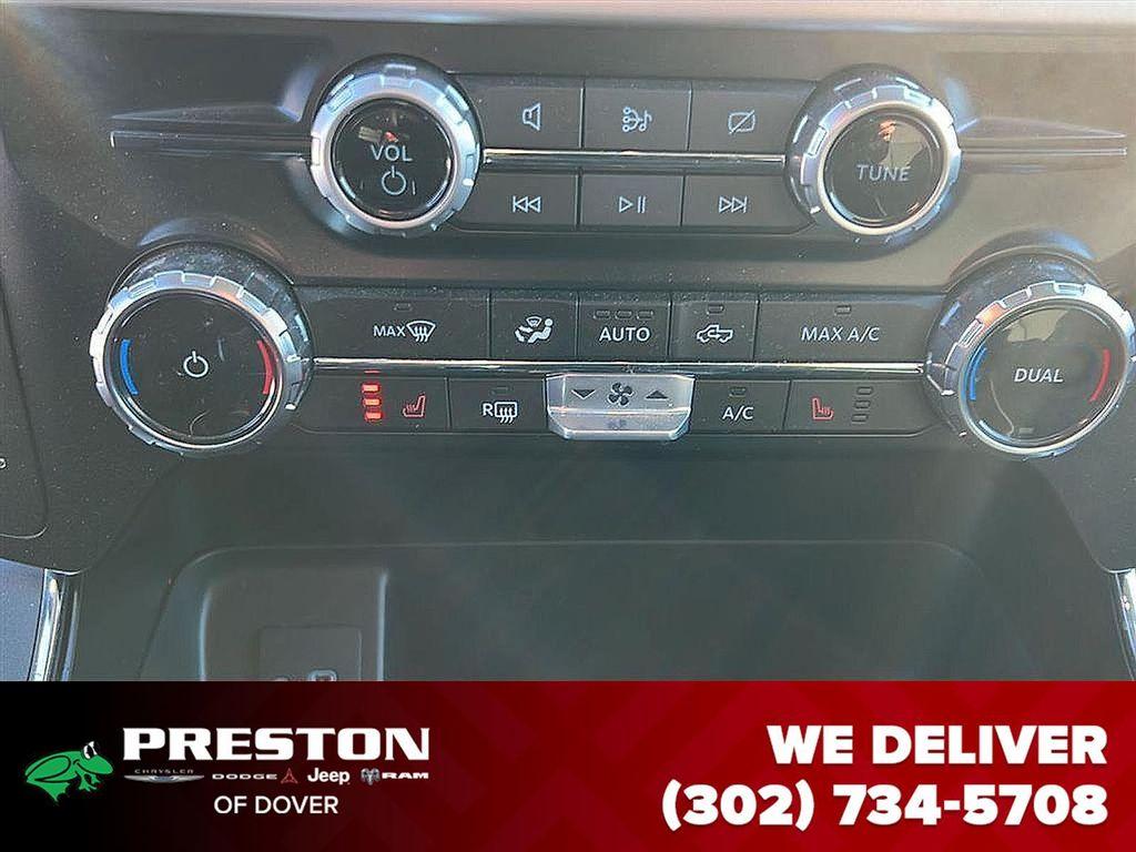 used 2023 Ford F-150 Lightning car, priced at $39,000