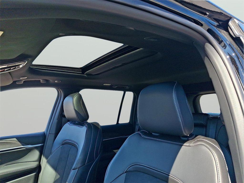 new 2026 Jeep Grand Cherokee car, priced at $47,050